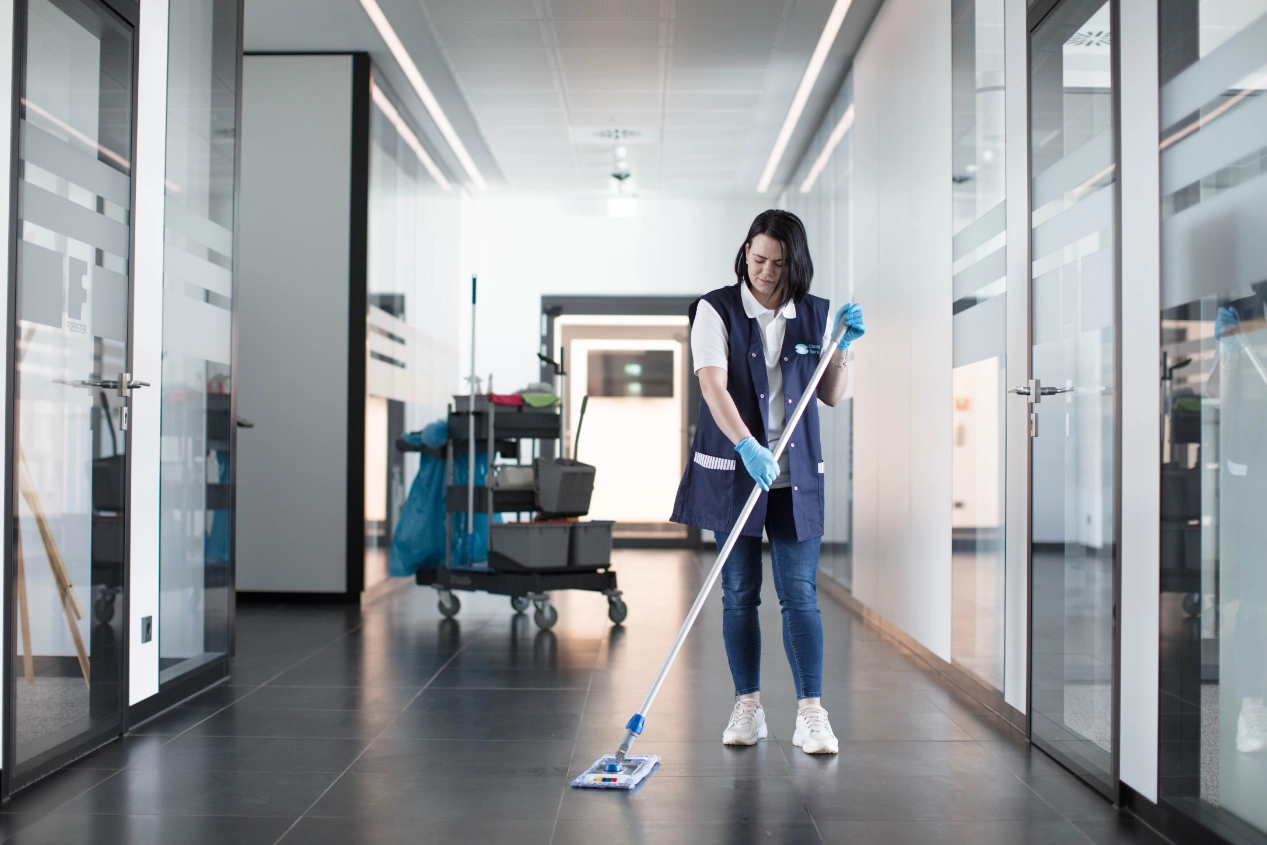 Unterhaltsreinigung Reutlingen – Professionelle Gebäudereinigung durch CleanFix Service